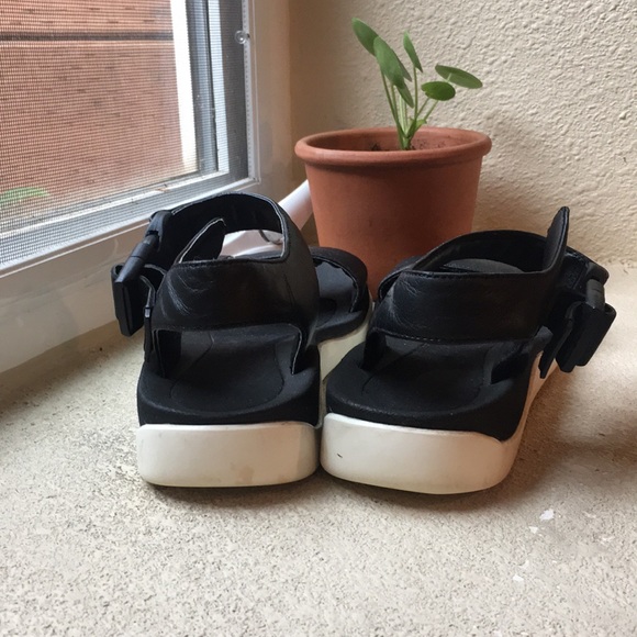 Clarks sandals - Picture 4 of 7